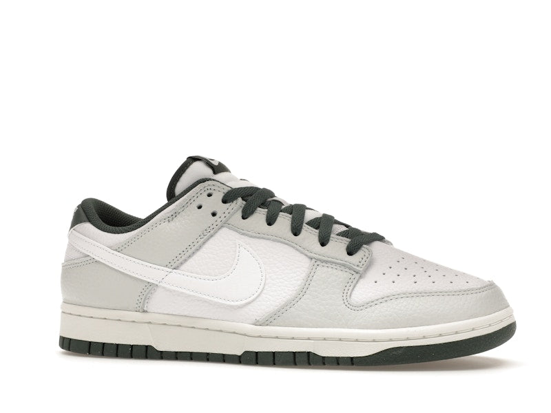 Nike Dunk Low Retro SE Photon Dust Vintage Green