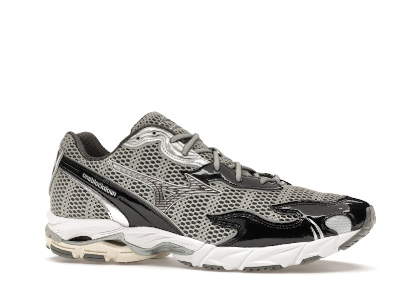 Mizuno Wave Rider 10 Flame Wave One Block Down Onyx