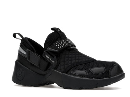 Jordan Trunner LX Triple Black (Women's)