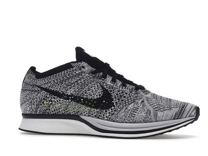 Nike Flyknit Racer Oreo