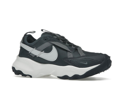 Nike TC 7900 Anthracite Platinum Tint Smoke Grey Metallic Platinum (Women's)
