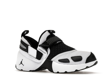 Jordan Trunner LX White Black (Women's)