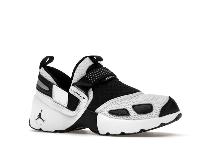 Jordan Trunner LX White Black (Women's)