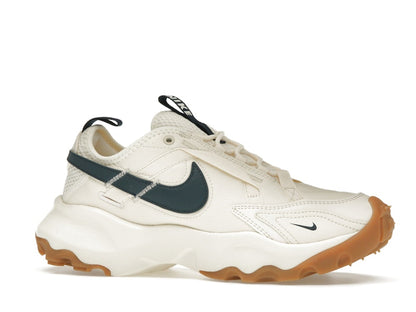 Nike TC 7900 Pale Ivory Gum Light Brown Armory Navy (Women's)