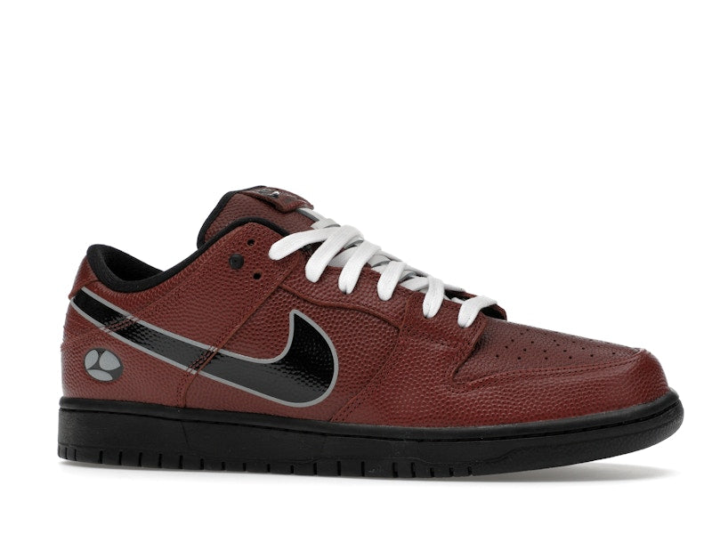Nike SB Dunk Low Limosine Skateboards