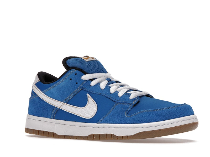 Nike SB Dunk Low Street Fighter Chun Li