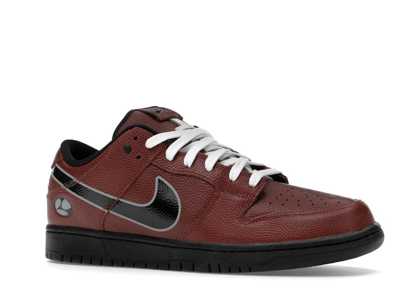 Nike SB Dunk Low Limosine Skateboards