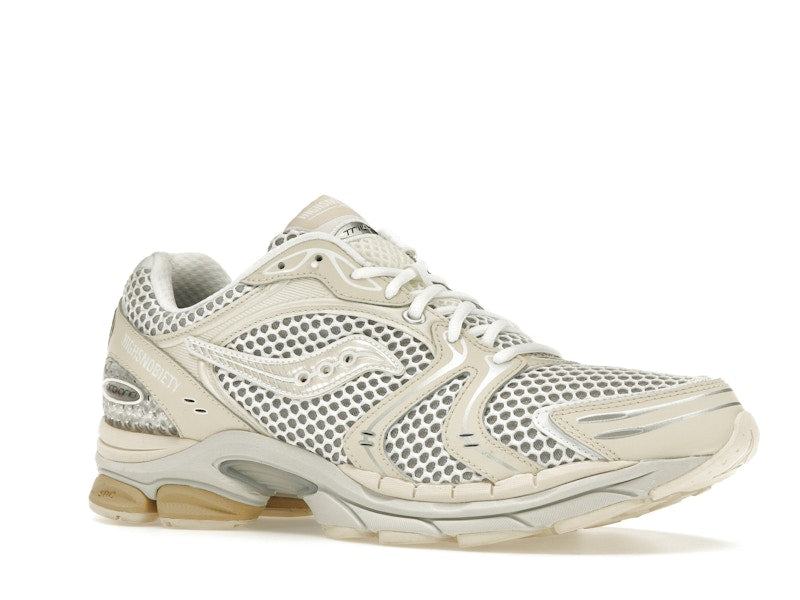 Saucony ProGrid Triumph 4 Highsnobiety Cream