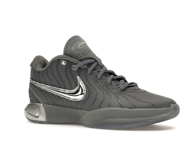 Nike LeBron 21 Resilient