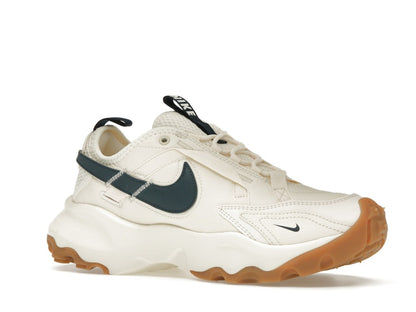 Nike TC 7900 Pale Ivory Gum Light Brown Armory Navy (Women's)