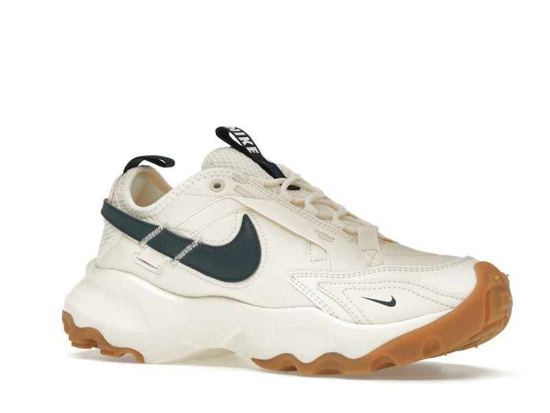 Nike TC 7900 Pale Ivory Gum Light Brown Armory Navy (Women's)