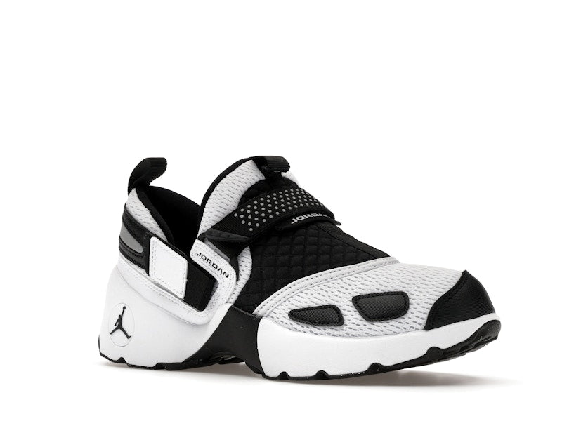 Jordan Trunner LX White Black (Women's)