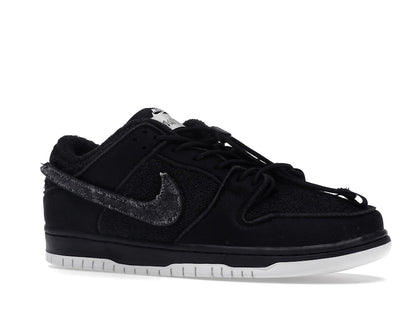 Nike SB Dunk Low Gnarhunters