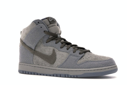 Nike SB Dunk High Tauntaun