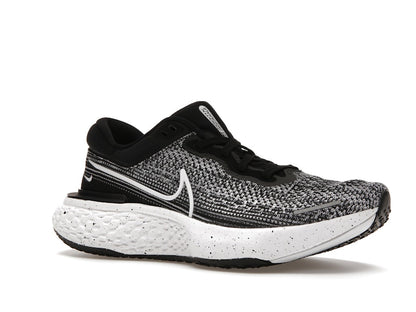 Nike ZoomX Invincible Run Flyknit Oreo