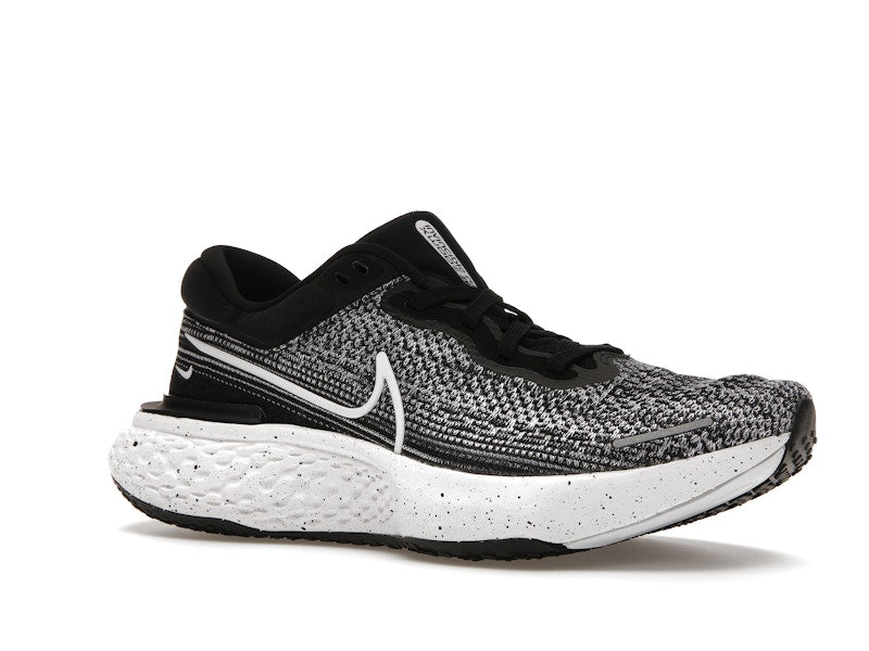 Nike ZoomX Invincible Run Flyknit Oreo