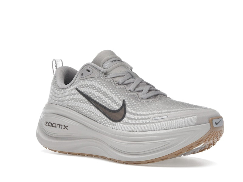 Nike Vomero Plus College Grey Light Iron Ore Gum