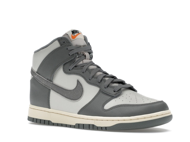 Nike Dunk High Vintage Light Bone Grey