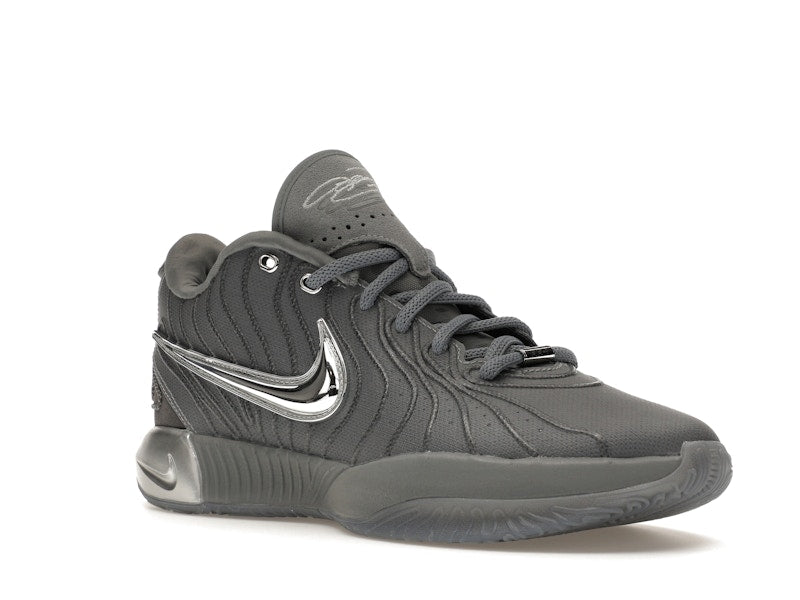 Nike LeBron 21 Resilient