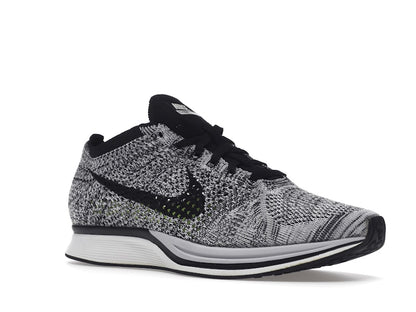 Nike Flyknit Racer Oreo