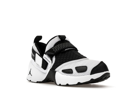 Jordan Trunner LX White Black (Women's)