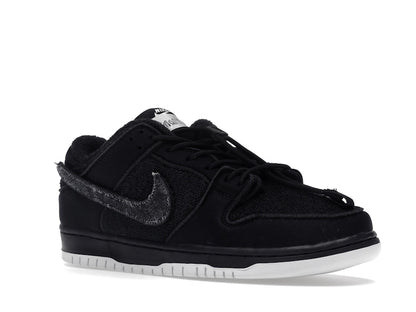 Nike SB Dunk Low Gnarhunters