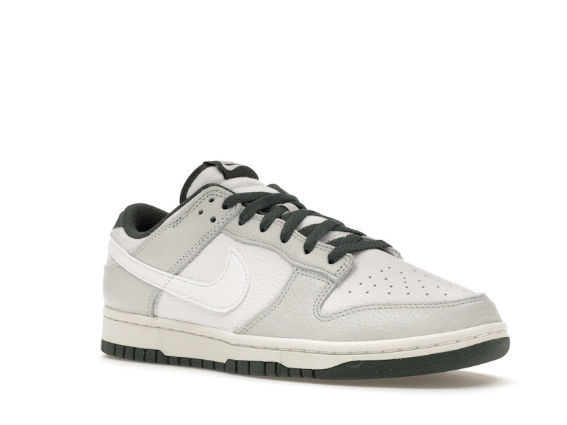 Nike Dunk Low Retro SE Photon Dust Vintage Green