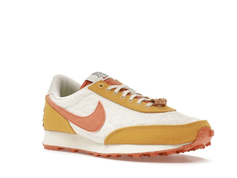 Nike DBreak SE Sun Club Hot Curry (Women's)