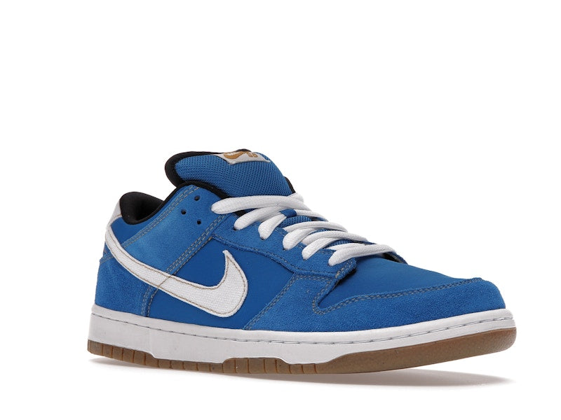 Nike SB Dunk Low Street Fighter Chun Li