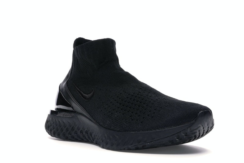 Nike Rise React Flyknit Triple Black