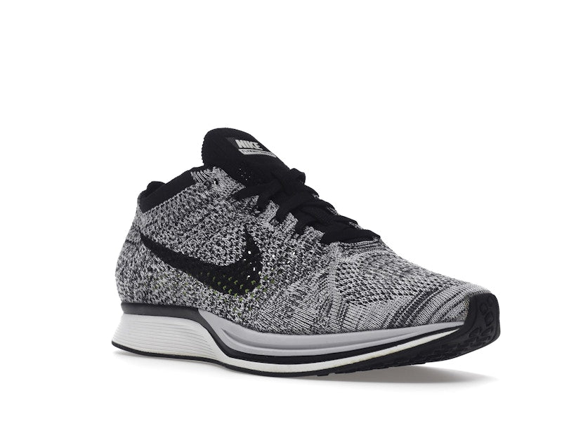 Nike Flyknit Racer Oreo