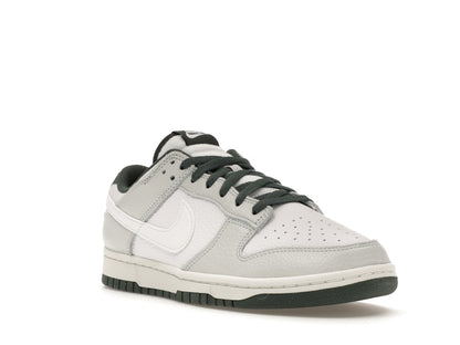 Nike Dunk Low Retro SE Photon Dust Vintage Green