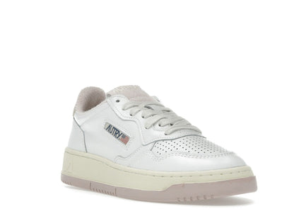 Autry Medalist Leather Low White Powder Pink (Women's)