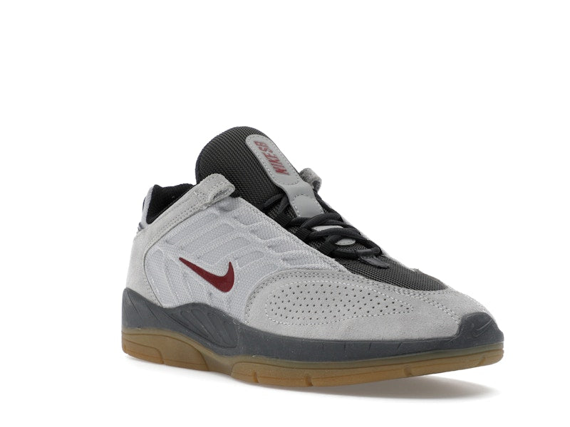 Nike SB Vertebrae Light Smoke Grey Dark Smoke Grey Black Dark Team Red
