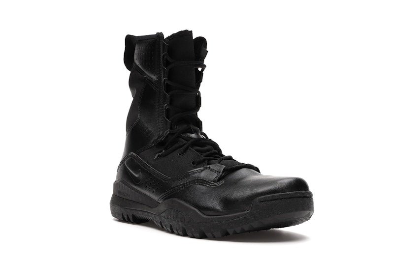 Nike Special Field Boot 8 Inch Black
