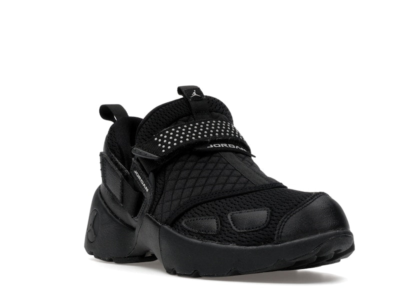 Jordan Trunner LX Triple Black (Women's)