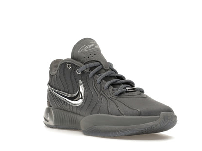 Nike LeBron 21 Resilient