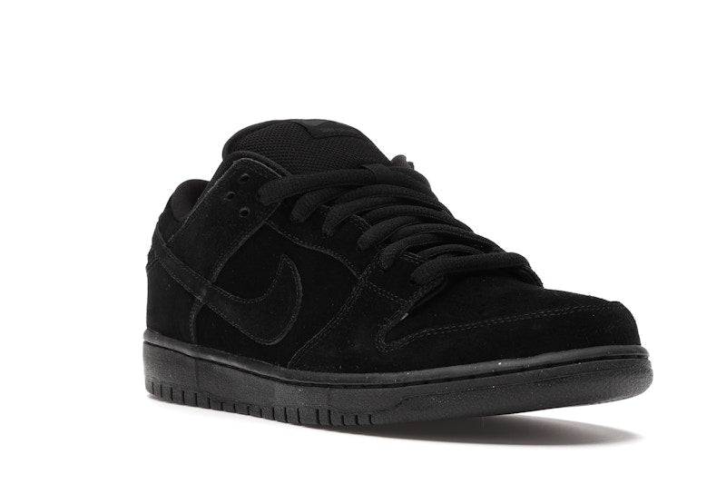 Nike SB Dunk Low Blackout