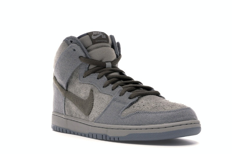 Nike SB Dunk High Tauntaun
