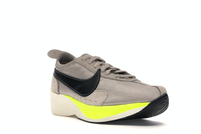 Nike Moon Racer String