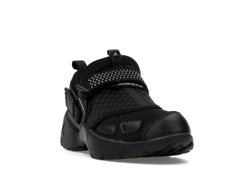 Jordan Trunner LX Triple Black (Women's)