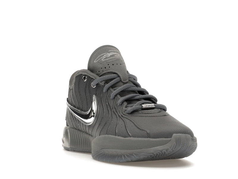 Nike LeBron 21 Resilient