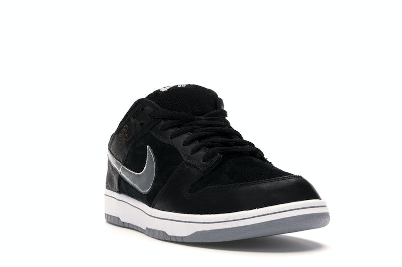 Nike SB Dunk Low Takashi 2