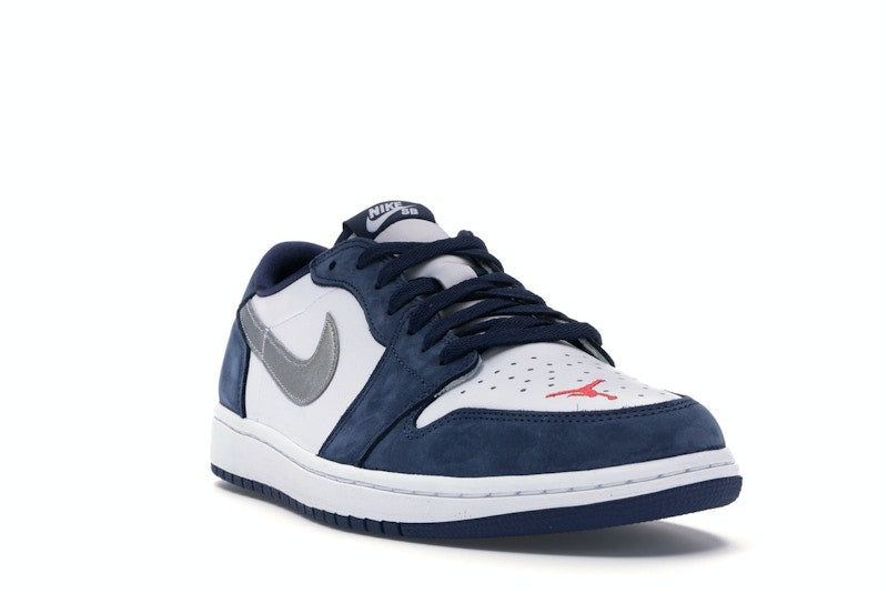 Jordan 1 Low SB Midnight Navy