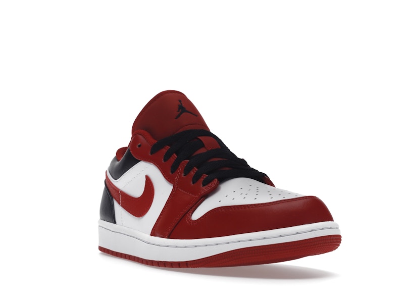 Jordan 1 Low Bulls
