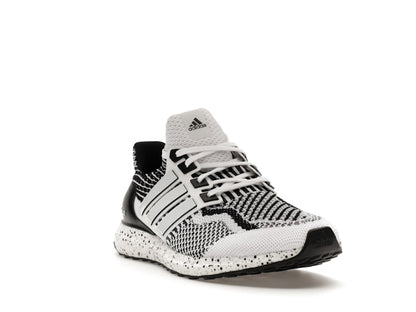 adidas Ultra Boost 5.0 DNA Cloud White Black