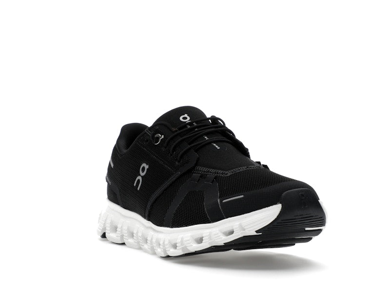 On Running Cloud 6 Black White (Women's)