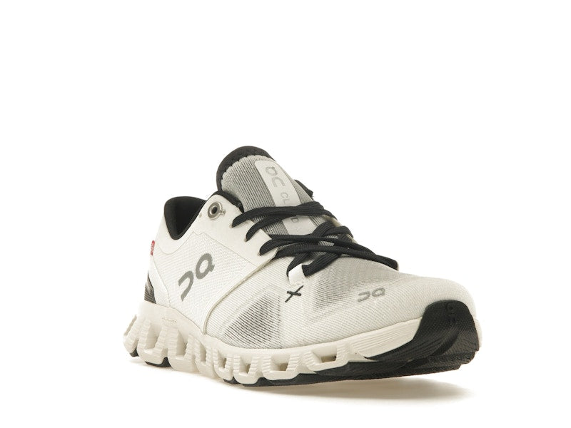 On Running Cloud X 3 White Black (Women's)