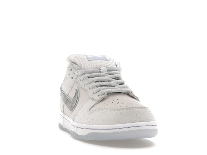 Nike SB Dunk Low White Lobster (Friends and Family)
