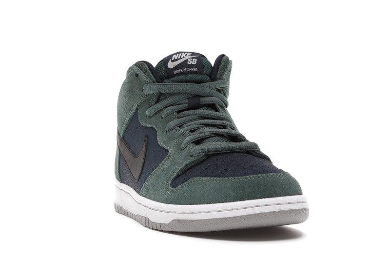 Nike SB Dunk Mid Nori